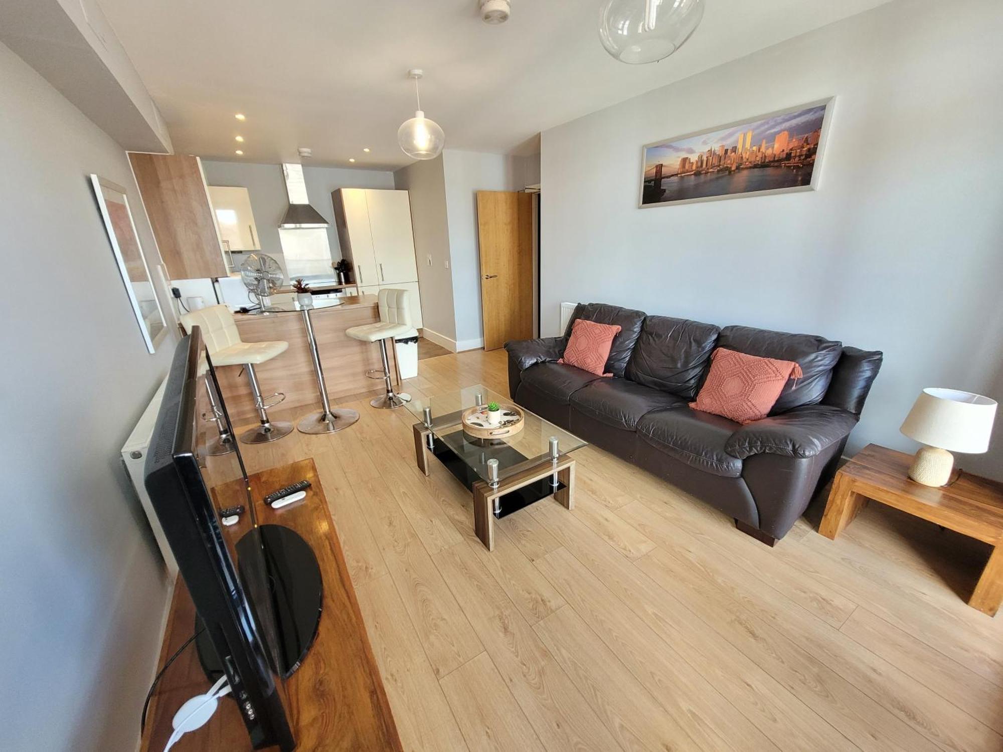 Lesley Court- A Lovely Spacious 2 Bedroom Apartment By Catchpole Stays Chelmsford Exterior foto